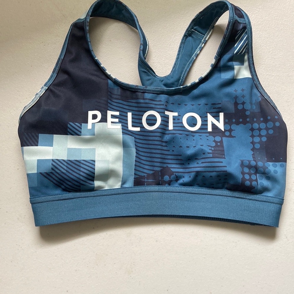Adidas peloton bra in great condition
